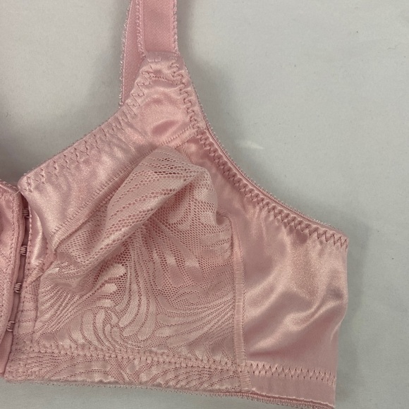 Bali Womens Pink Closure Wireless 36B Bra - Picture 2 of 7